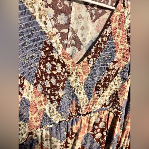 Floral Patchwork V-Neck Women's Top - Multicolor - Picture 2 of 4